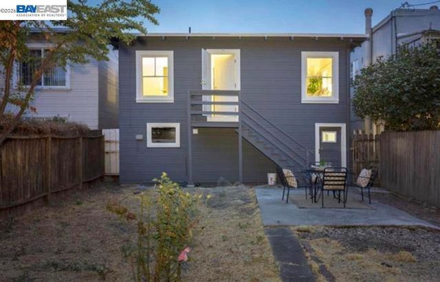 5723 Shattuck Ave, Oakland, CA 94609