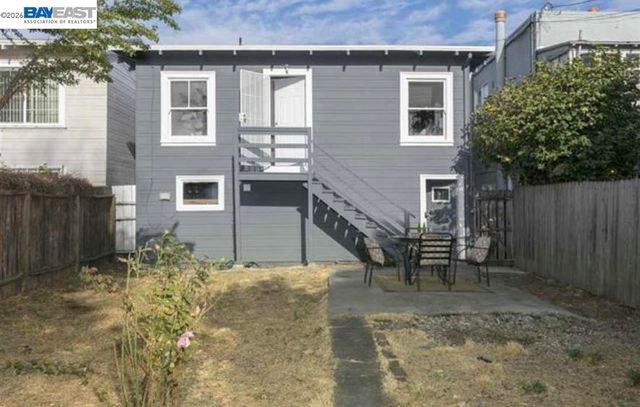 5723 Shattuck Ave, Oakland, CA 94609