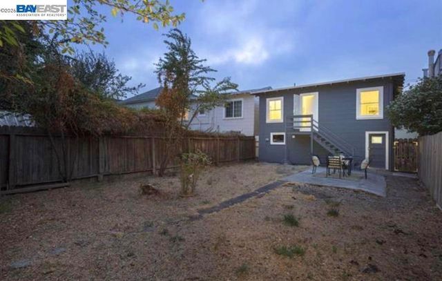 5723 Shattuck Ave, Oakland, CA 94609