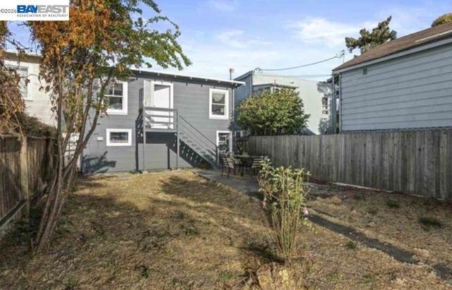 5723 Shattuck Ave, Oakland, CA 94609