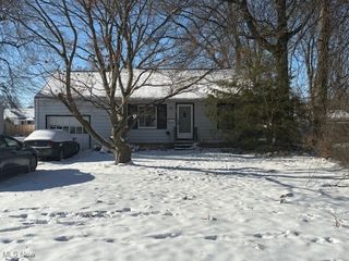 660 Rokeby Road, Eastlake, OH 44095