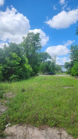 7918 N Main Street, Houston, TX 77022