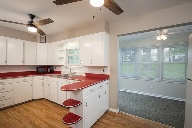 111 WALLER Avenue, Excelsior Springs, MO 64024