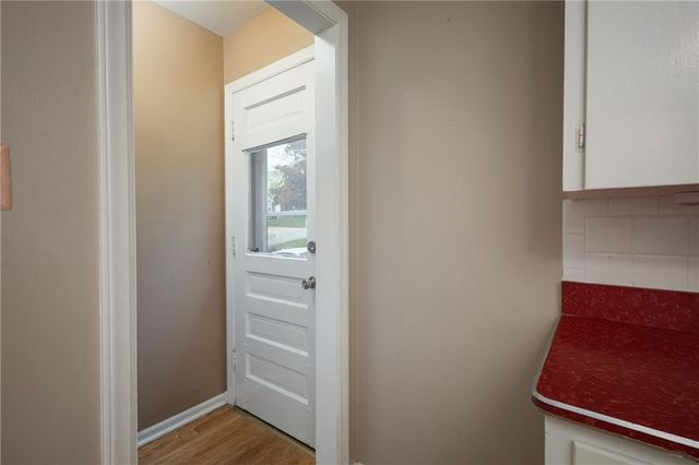 111 WALLER Avenue, Excelsior Springs, MO 64024