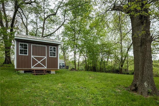 111 WALLER Avenue, Excelsior Springs, MO 64024