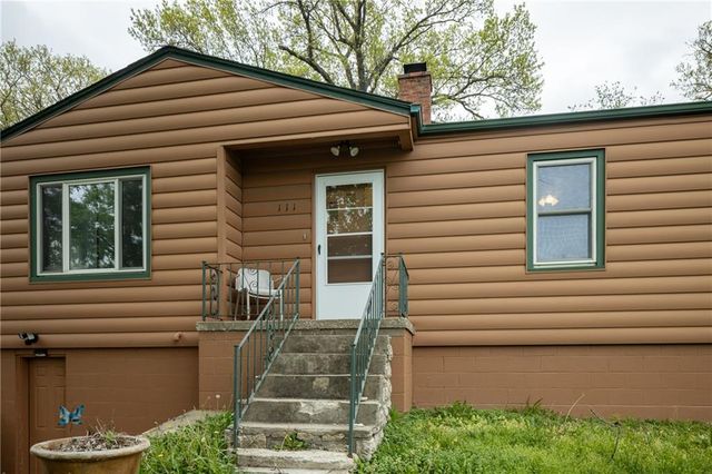 111 WALLER Avenue, Excelsior Springs, MO 64024
