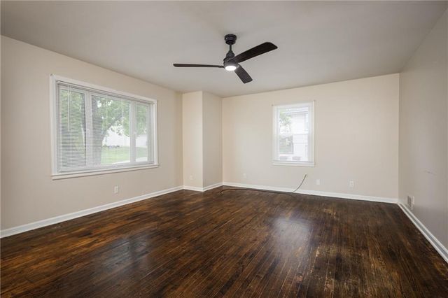 111 WALLER Avenue, Excelsior Springs, MO 64024