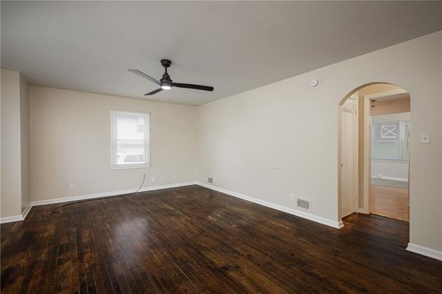 111 WALLER Avenue, Excelsior Springs, MO 64024
