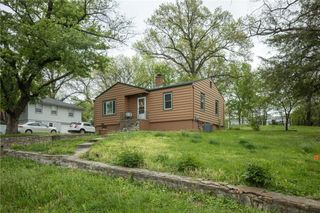 111 WALLER Avenue, Excelsior Springs, MO 64024
