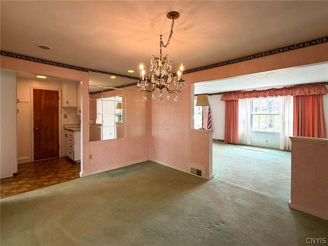 12 Windsor Terrace, New Hartford, NY 13501