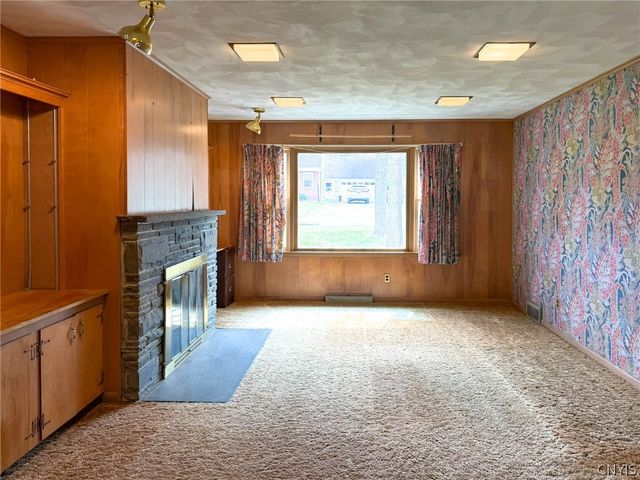 12 Windsor Terrace, New Hartford, NY 13501