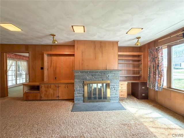 12 Windsor Terrace, New Hartford, NY 13501
