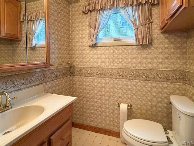 12 Windsor Terrace, New Hartford, NY 13501