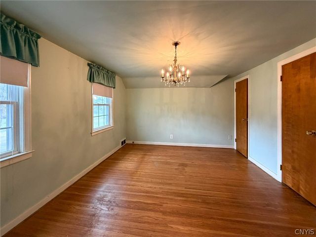 12 Windsor Terrace, New Hartford, NY 13501