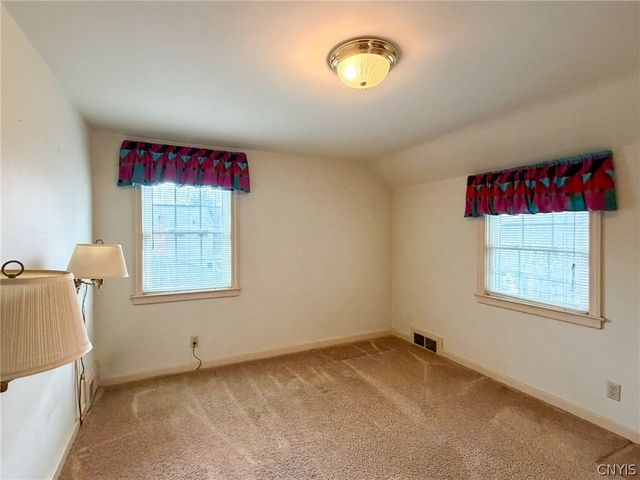 12 Windsor Terrace, New Hartford, NY 13501