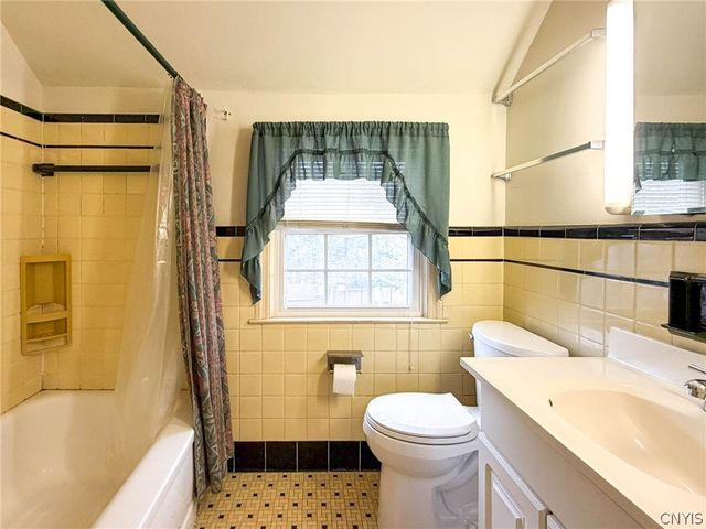 12 Windsor Terrace, New Hartford, NY 13501