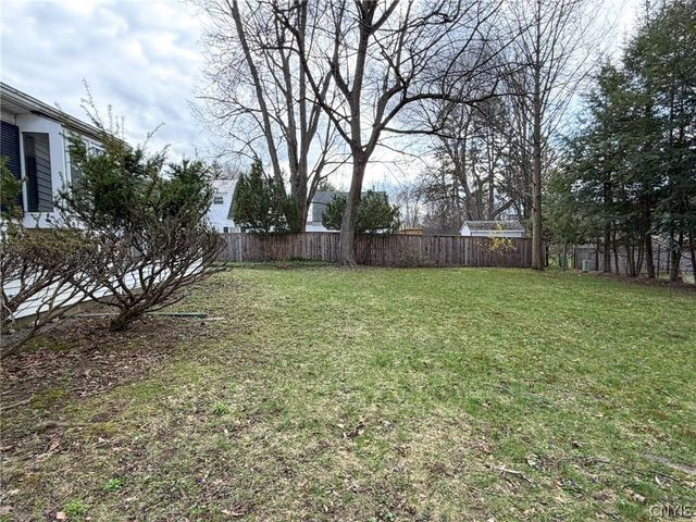 12 Windsor Terrace, New Hartford, NY 13501