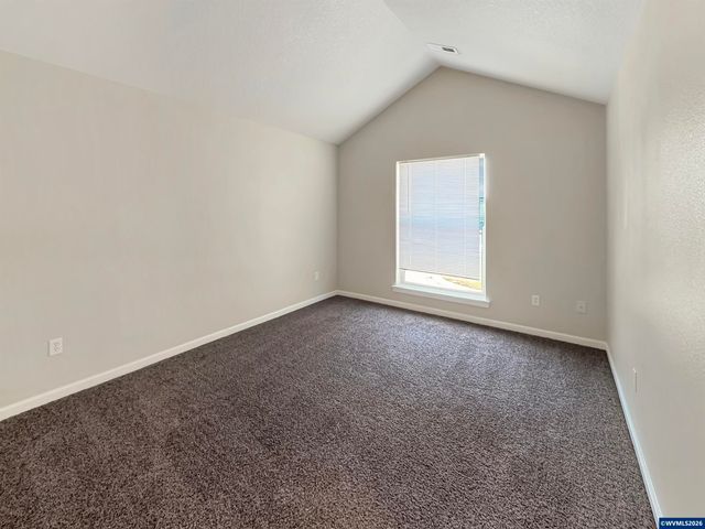 4074 Aden Pl NE, Salem, OR 97305