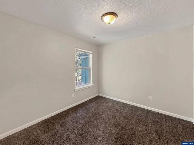 4074 Aden Pl NE, Salem, OR 97305