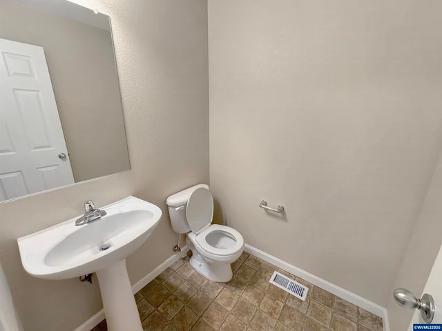 4074 Aden Pl NE, Salem, OR 97305