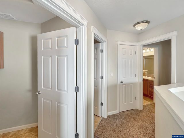 4074 Aden Pl NE, Salem, OR 97305