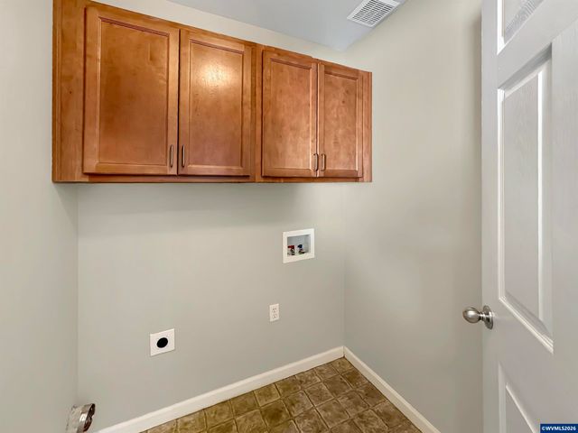 4074 Aden Pl NE, Salem, OR 97305