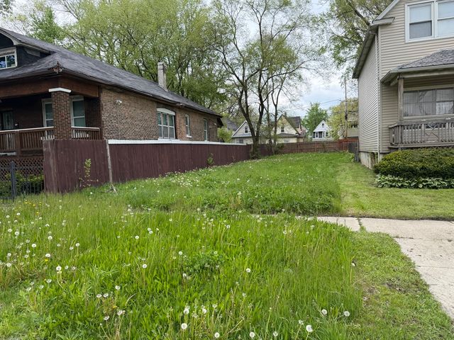 11815 S Emerald Avenue, Chicago, IL 60628