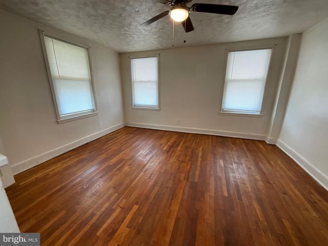 3018 E LARUE SQ E, Baltimore, MD 21225