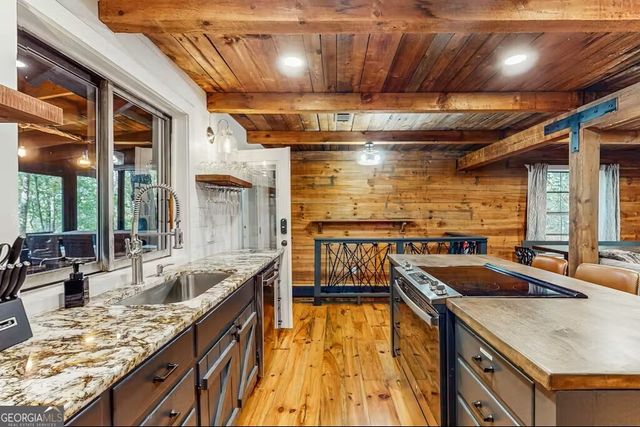 325 PETTIT RIDGE Road, Ellijay, GA 30536