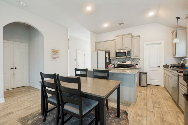 734 Larkspur Lane, Midlothian, TX 76065