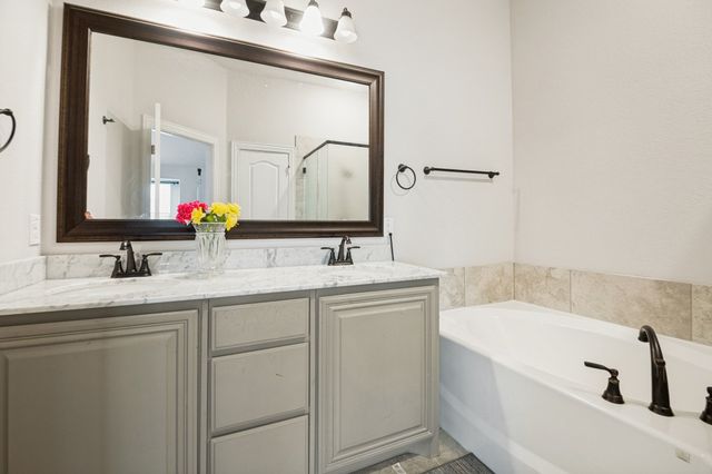 734 Larkspur Lane, Midlothian, TX 76065