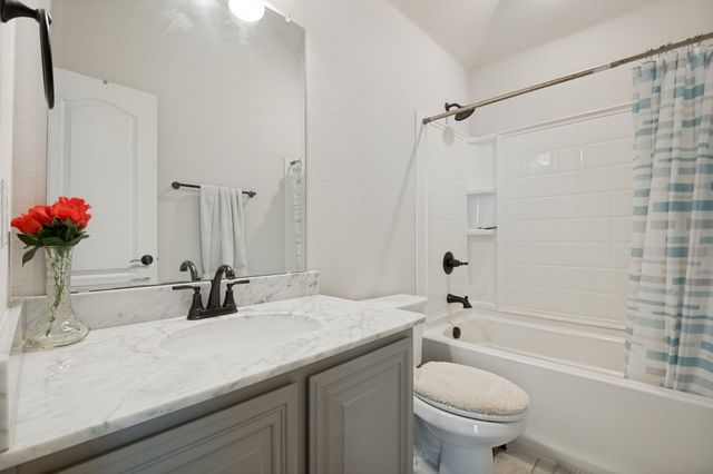 734 Larkspur Lane, Midlothian, TX 76065