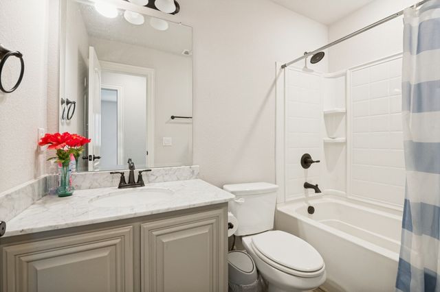 734 Larkspur Lane, Midlothian, TX 76065
