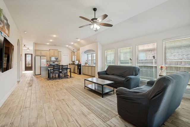 734 Larkspur Lane, Midlothian, TX 76065