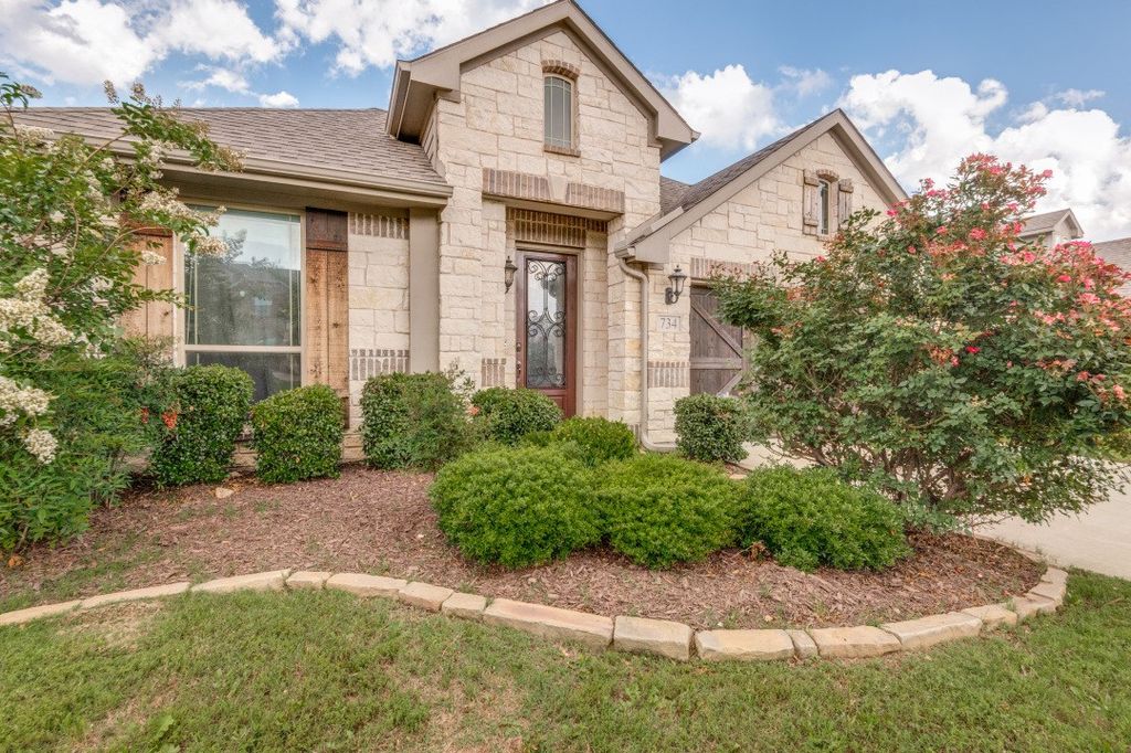 734 Larkspur Lane, Midlothian, TX 76065