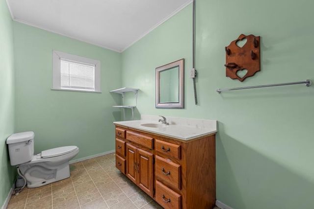 400 TRAVIS, Mexia, TX 76667