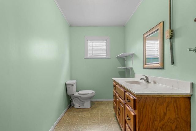 400 TRAVIS, Mexia, TX 76667