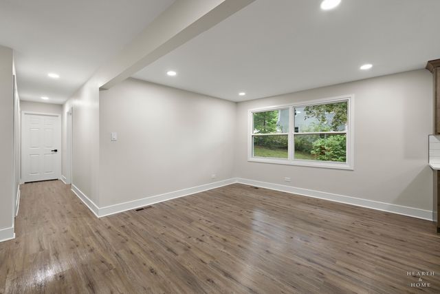 355 Hiawatha Drive, Lake In The Hills, IL 60156