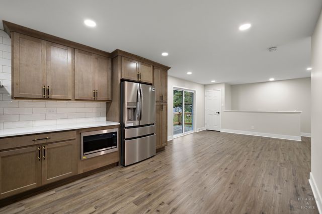 355 Hiawatha Drive, Lake In The Hills, IL 60156
