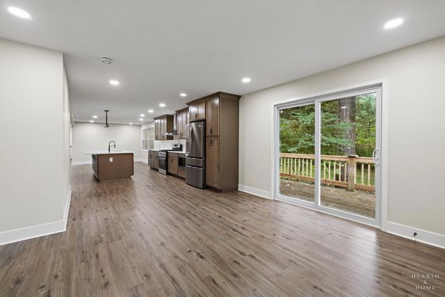 355 Hiawatha Drive, Lake In The Hills, IL 60156