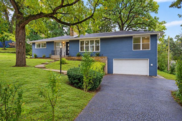355 Hiawatha Drive, Lake In The Hills, IL 60156
