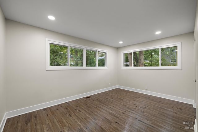 355 Hiawatha Drive, Lake In The Hills, IL 60156