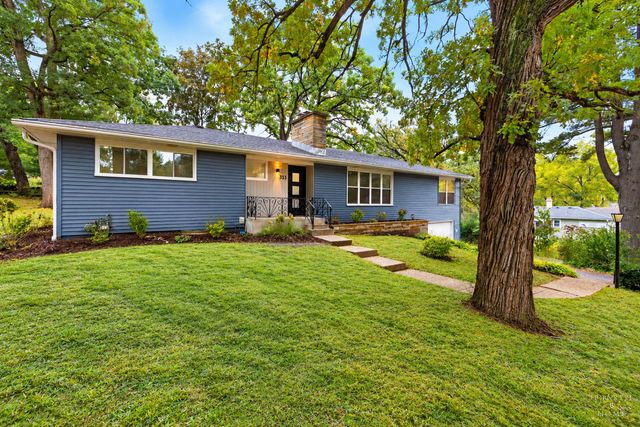 355 Hiawatha Drive, Lake In The Hills, IL 60156