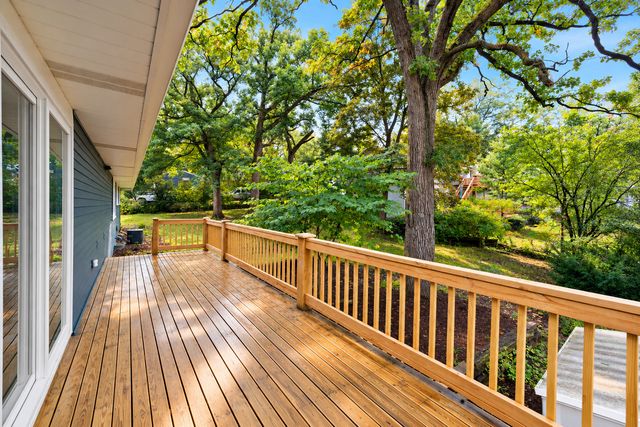 355 Hiawatha Drive, Lake In The Hills, IL 60156