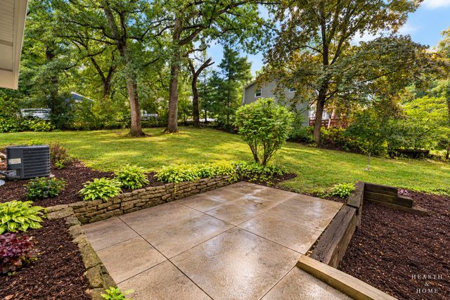 355 Hiawatha Drive, Lake In The Hills, IL 60156