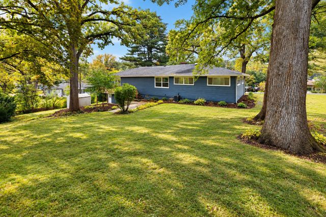 355 Hiawatha Drive, Lake In The Hills, IL 60156