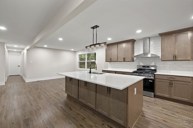355 Hiawatha Drive, Lake In The Hills, IL 60156