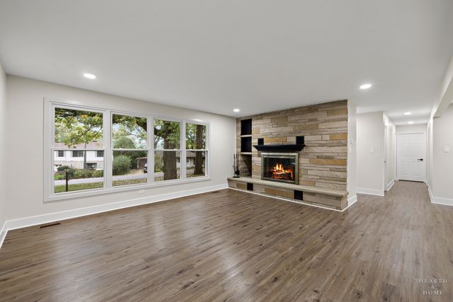 355 Hiawatha Drive, Lake In The Hills, IL 60156