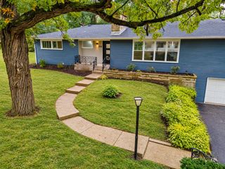 355 Hiawatha Drive, Lake In The Hills, IL 60156