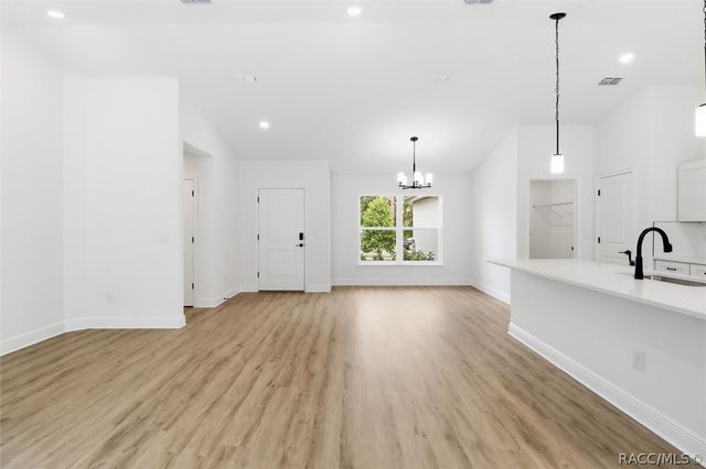 8121 N Tiny Lily Drive, Dunnellon, FL 34434